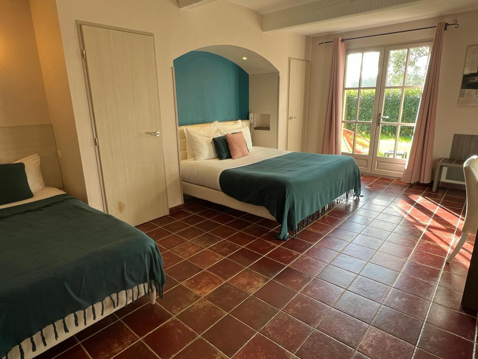 โฮเทล เรสเทอรองต์ ลา แบร์ฌรี Hotel Aragon ห้อง รูปภาพ